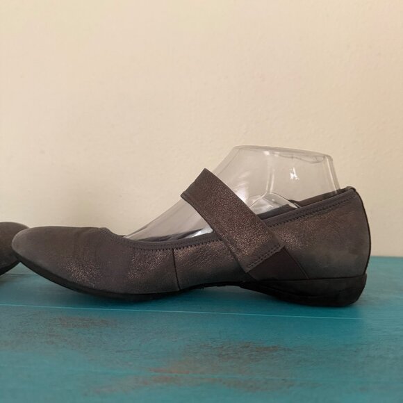 Paul Green Pewter Metallic Leather Mary Jane Ballet Flats Sz US 7.5 - Picture 6 of 9